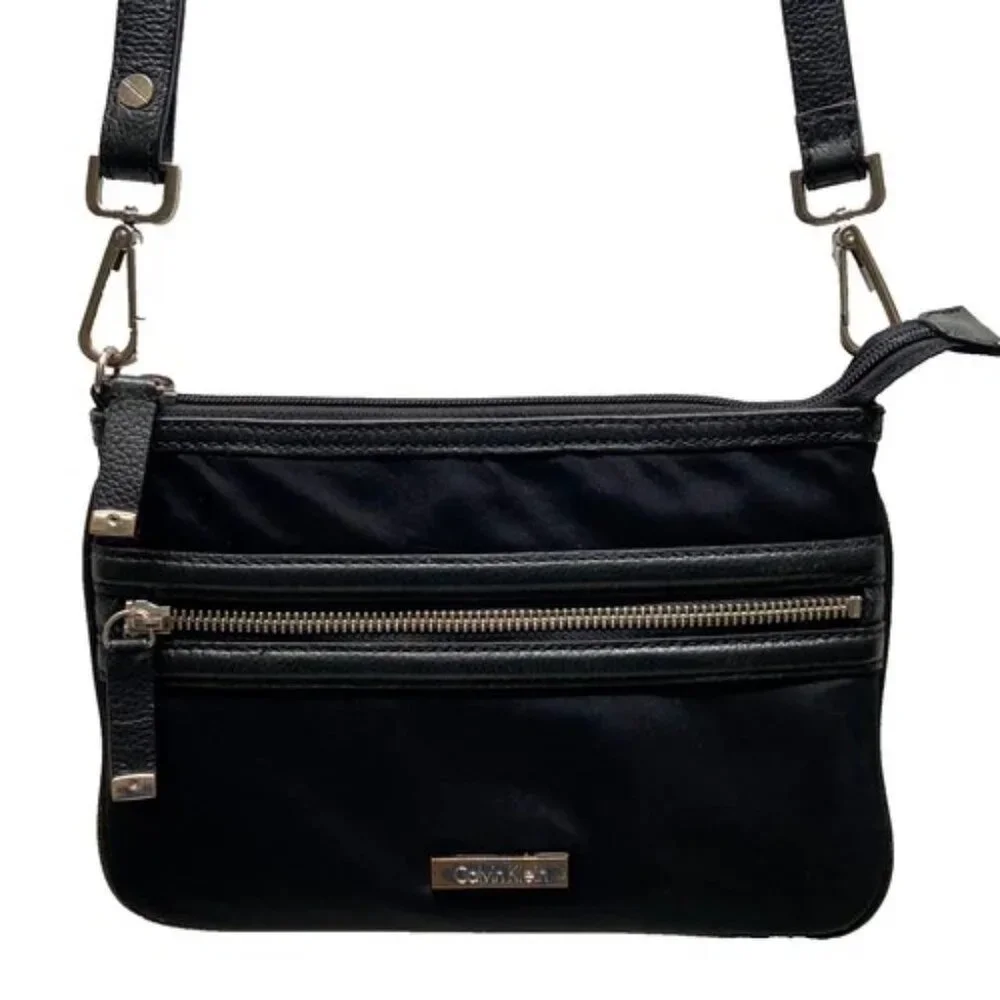 Calvin Klein Crossbody Bag‎ Black Lightweight Sporty CK Nylon Shoulderbag (Read)